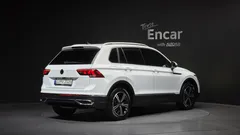 2022 Volkswagen Tiguan 2.0 TDI Premium — фото 2