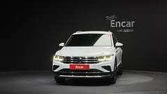 2022 Volkswagen Tiguan 2.0 TDI Premium — фото 3