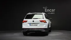 2022 Volkswagen Tiguan 2.0 TDI Premium — фото 4