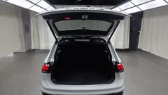 2022 Volkswagen Tiguan 2.0 TDI Premium — фото 18