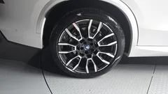 2024 BMW X5 xDrive 50e M Sport, белый — фото 5