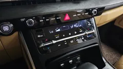 2023 Kia Canival Diesel 9-Seater Prestige, белый — фото 17