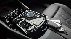 2024 BMW 5-Series 520i, белый — фото 9