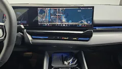 2024 BMW 5-Series 520i, белый — фото 17
