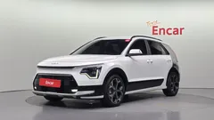 2022 Kia Niro Signature, белый — фото 1