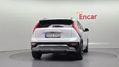 2022 Kia Niro Signature, белый — фото 4