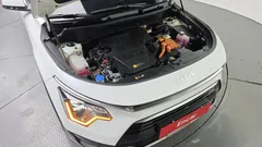 2022 Kia Niro Signature, белый — фото 6