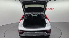 2022 Kia Niro Signature, белый — фото 20
