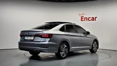 2021 Volkswagen Jetta 1.4 TSI Prestige, серо-серебристый — фото 2