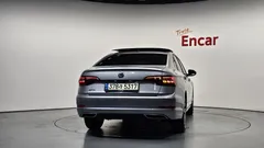 2021 Volkswagen Jetta 1.4 TSI Prestige, серо-серебристый — фото 4