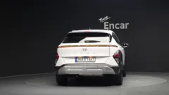 2023 Hyundai Kona Premium, белый — фото 4