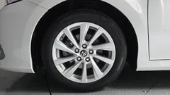 2022 Toyota Camry 2.5 LE Hybrid, белый — фото 5