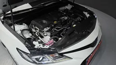 2022 Toyota Camry 2.5 LE Hybrid, белый — фото 6