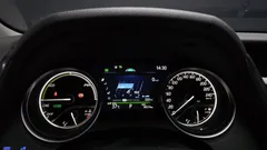 2022 Toyota Camry 2.5 LE Hybrid, белый — фото 8