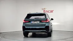 2023 BMW X1 sDrive 20i M Sport, синий — фото 4