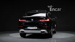 2023 BMW X4 xDrive20i xLine, чёрный — фото 4