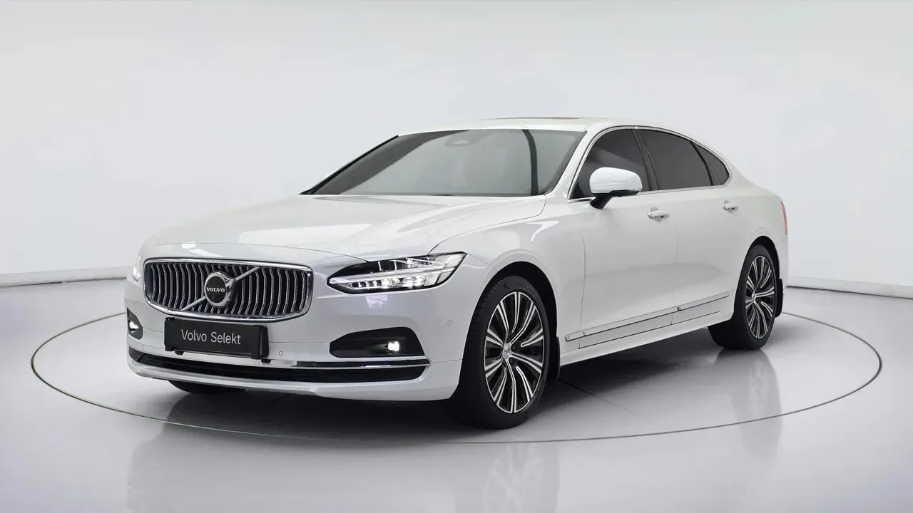 2023 Volvo S90 B5 Ultra Bright