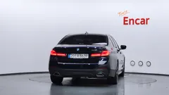2022 BMW 5-Series 530i M Sport Package, чёрный — фото 4
