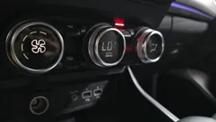 2023 Renault Samsung XM3 1.6 E-TECH Inspire e-shifter — фото 18