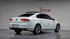 2022 Volkswagen Passat 2.0 TDI Prestige, белый — фото 2