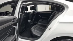 2022 Volkswagen Passat 2.0 TDI Prestige, белый — фото 12