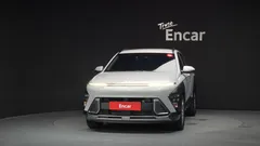 2023 Hyundai Kona Gasoline 1.6 Turbo 2WD, серо-серебристый — фото 3