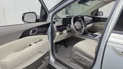 2024 Kia Canival Diesel 9-Seater Signature, серебристый — фото 10