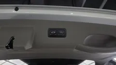 2024 Kia Canival Diesel 9-Seater Signature, серебристый — фото 18