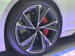 2023 Audi RS7 4.0 TFSI Quattro, белый — фото 5