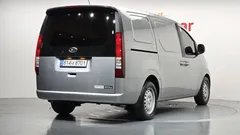2023 Hyundai Staria Cargo 3-Seater — фото 2