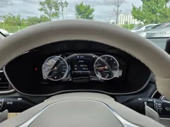 2023 Genesis G70 Gasoline 2.0T 2WD, белый — фото 9
