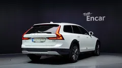 2021 Volvo V90 B5 Pro AWD, белый — фото 2