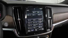 2021 Volvo V90 B5 Pro AWD, белый — фото 17