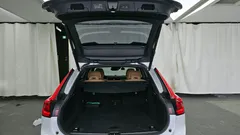2021 Volvo V90 B5 Pro AWD, белый — фото 20