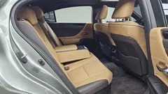 2021 Lexus ES Luxury Plus, 연금색 — фото 12