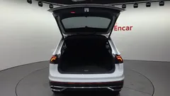 2023 Volkswagen Tiguan 2.0 TDI Prestige, белый — фото 20
