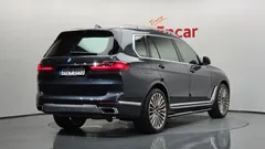 2022 BMW X7 xDrive 40i Design Pure Excellence 7-Seater, серый — фото 2