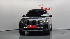 2022 BMW X7 xDrive 40i Design Pure Excellence 7-Seater, серый — фото 3