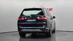2022 BMW X7 xDrive 40i Design Pure Excellence 7-Seater, серый — фото 4
