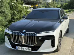 2023 BMW 7-Series 740i xDrive M Sport, белый — фото 2