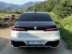 2023 BMW 7-Series 740i xDrive M Sport, белый — фото 4