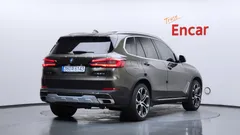 2023 BMW X5 xDrive 30d xLine, 연금색 — фото 2