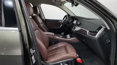 2023 BMW X5 xDrive 30d xLine, 연금색 — фото 11