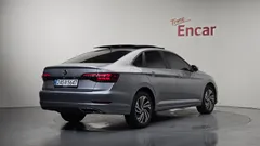 2021 Volkswagen Jetta 1.4 TSI Prestige, серо-серебристый — фото 2