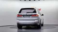 2021 BMW X7 xDrive 40i Design Pure Excellence 6-Seater, белый — фото 4