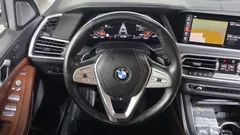 2021 BMW X7 xDrive 40i Design Pure Excellence 6-Seater, белый — фото 17