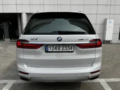 2022 BMW X7 xDrive 40d Design Pure Excellence 7-Seater — фото 3