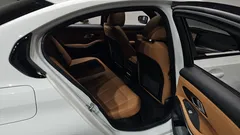 2023 BMW 3-Series 320i M Sport, белый — фото 12