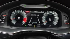 2021 Audi Q7 45 TDI Quattro Premium, чёрный — фото 8