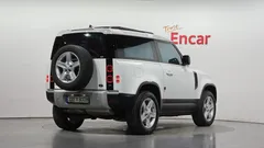 2023 Land Rover Defender 90 D250 SE — фото 2